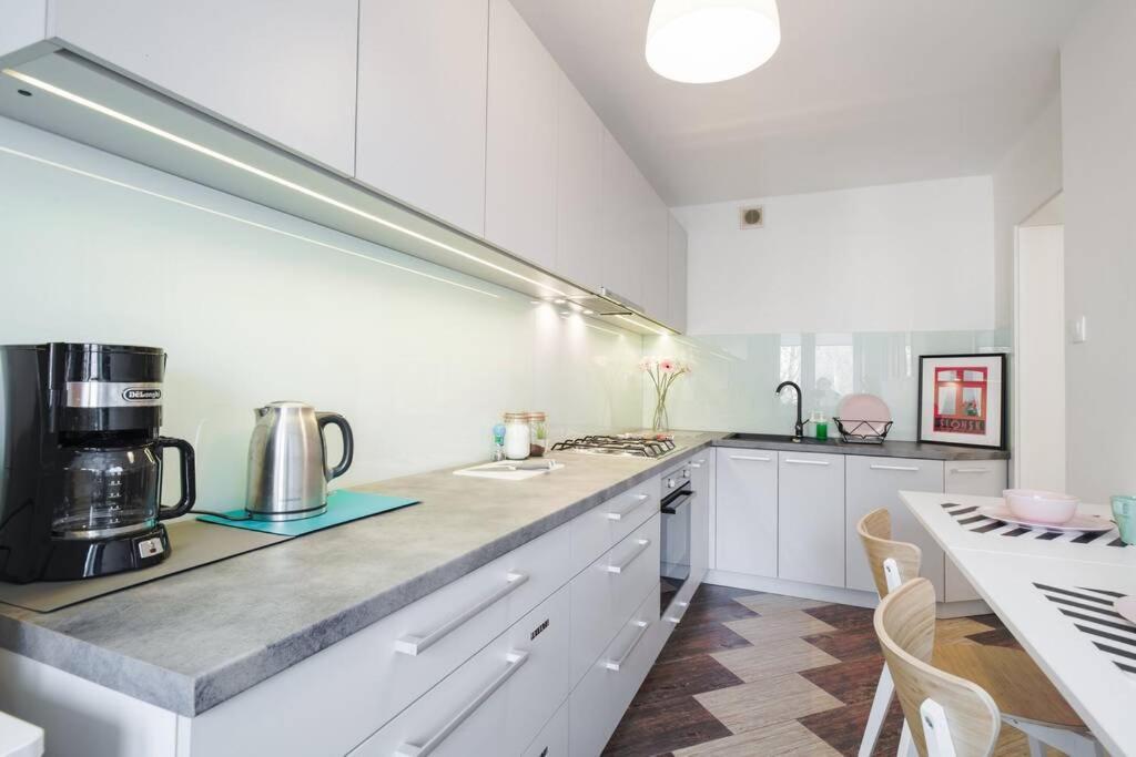 White Beds - Apartment For 6 People In The Center Krakkó Kültér fotó