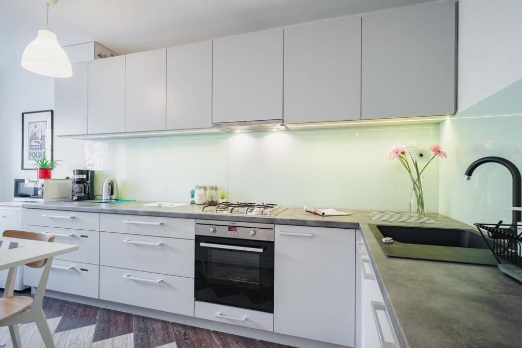 White Beds - Apartment For 6 People In The Center Krakkó Kültér fotó